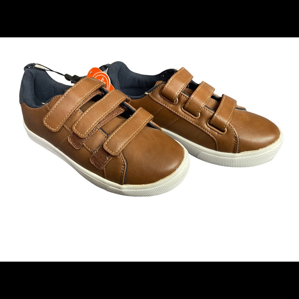 Boys Faux leather tennis shoes